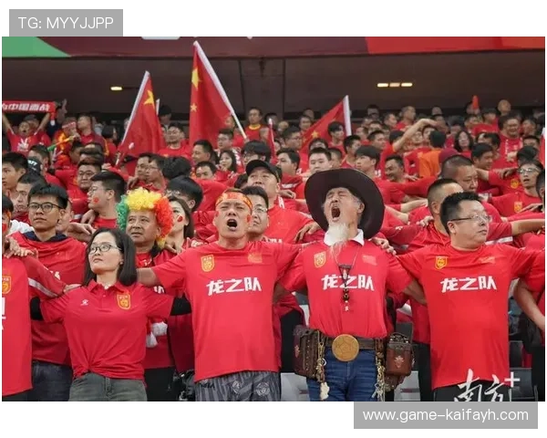 世界杯比赛期间球迷围巾的文化意义与购买指南，助你成为现场焦点